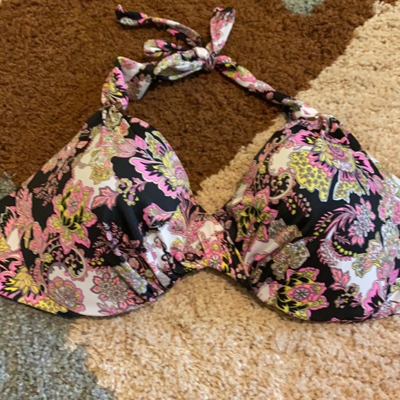 Cute Victoria Secret Bikini - Picture 3 of 3